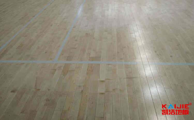 體育木地板怎么打磨上漆